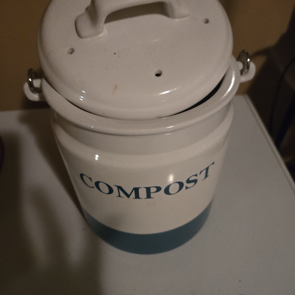 Ceramic Compost Container - Picture 5 of 5